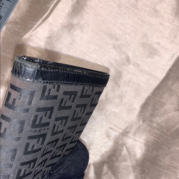 Kate Spade White and Black Kids Beanie and Gloves Set - Picture 14 of 16